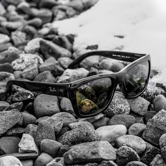 Ray-Ban Other - Authentic Unisex Ray-Ban sunglasses